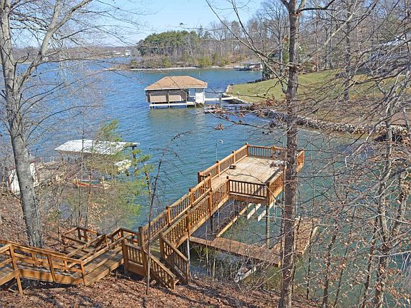 4th image of 1081 Crows Nest Dr