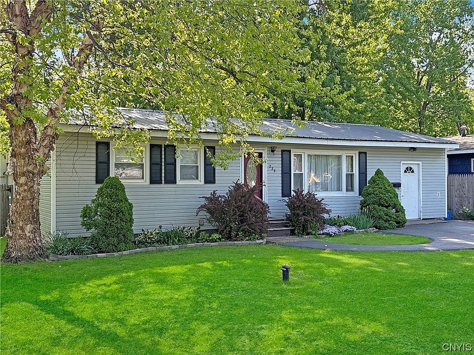2nd image of 233 Ruth St