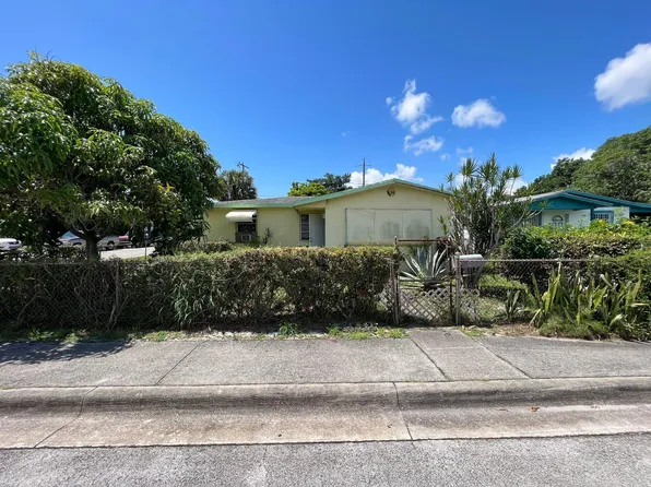 901 W 4th Street, Riviera Beach, FL 33404
