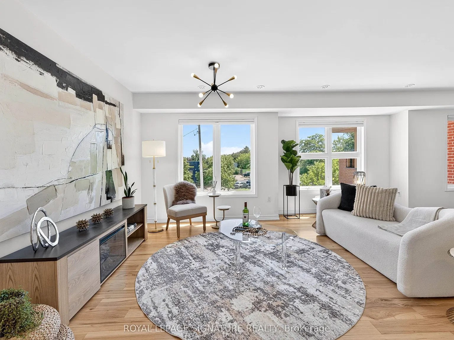 4 bed, $3,600 — Photo 2