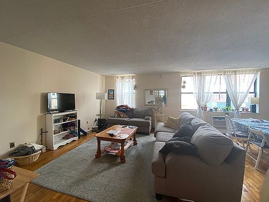 2nd image of 133 W 126th St APT 2