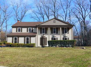 36300 Fort Sumter Ct, Farmington Hills, MI 48331