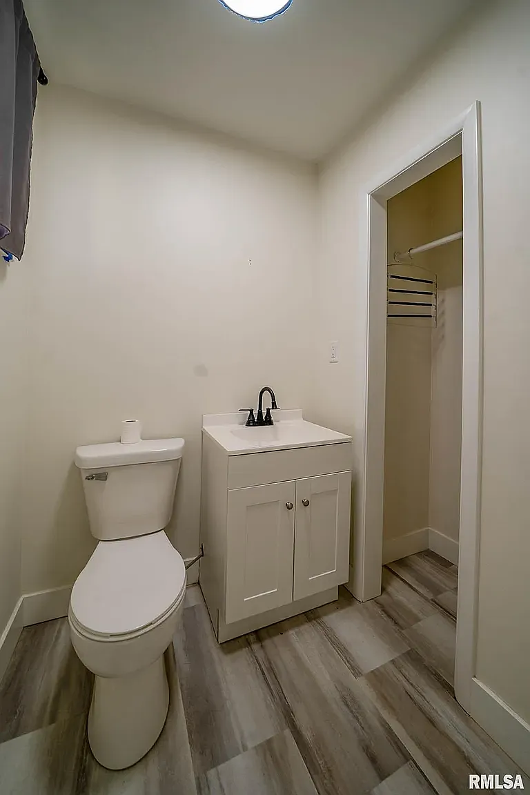 3 bed, 1.5 bath, 1196 sqft, $1,500 — Photo 2