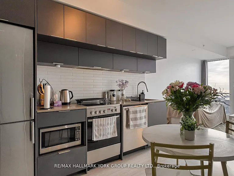 181 Dundas St E #5206 — Photo 11