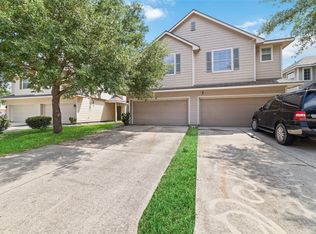 8734 Rainglen Ln, Houston, TX 77044