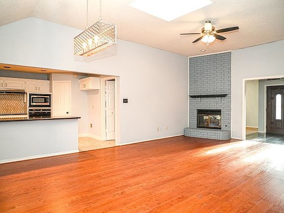 4th image of 6732 Coach House Ln