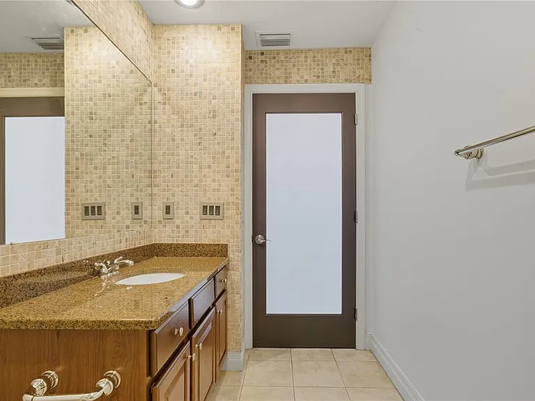 449 S 12th St #1504 — Photo 6