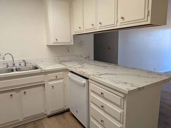 5th image of 9279 Corinthian Cir