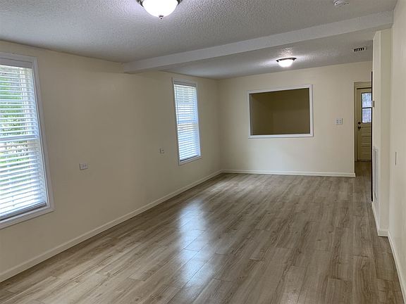 3rd image of 2109 Silver Lake Dr