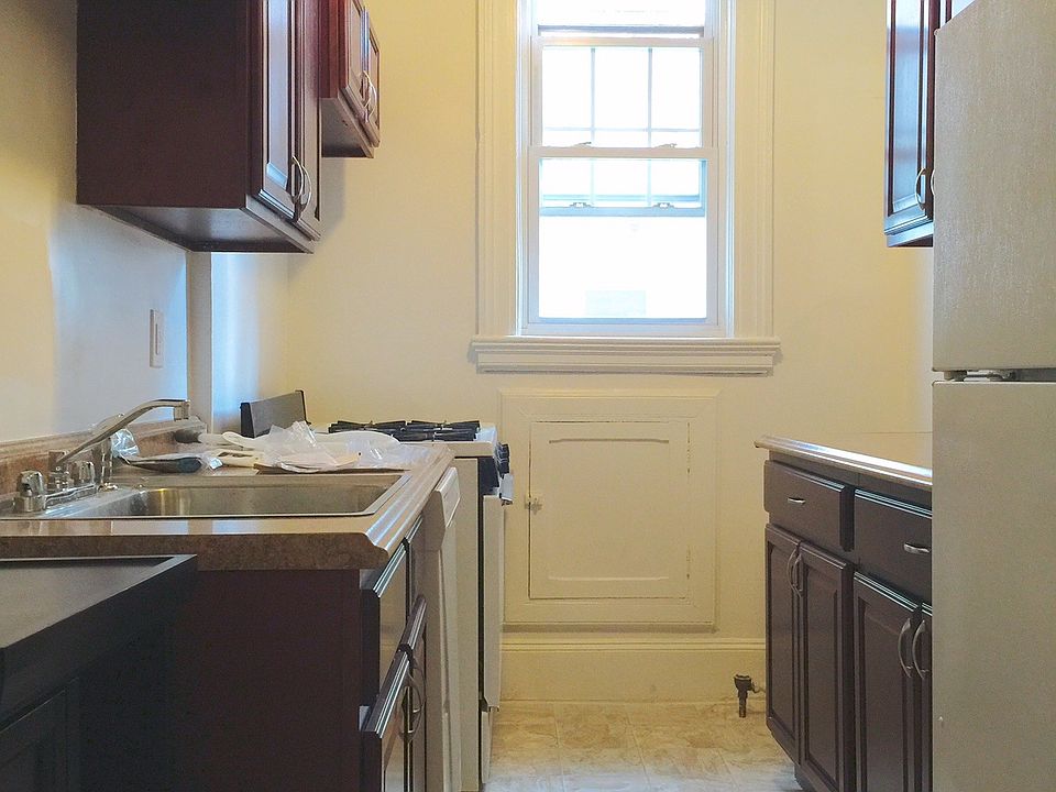 2nd image of 37 Trumbull St APT 3E