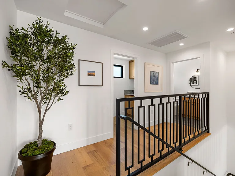 4323 Beethoven St — Photo 46