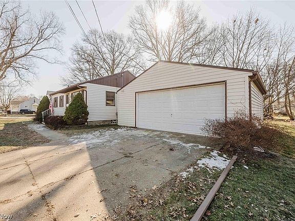 2nd image of 524 Jefferson Ave