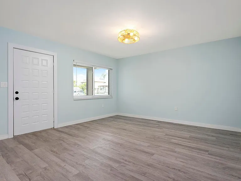1258 Barbara Dr #107 — Photo 6