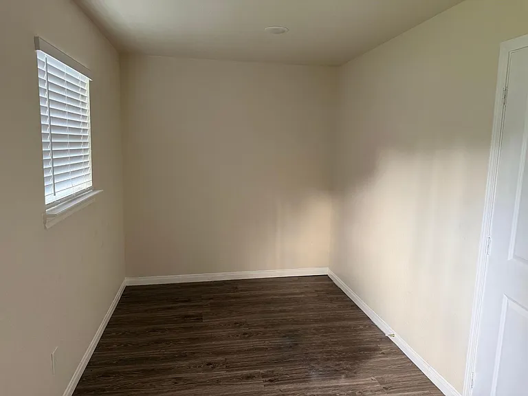 2312 Ross St — Photo 6