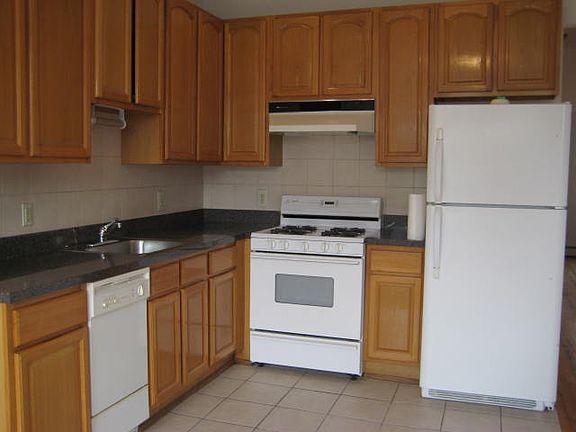 3rd image of 537 Meeker Ave #3A