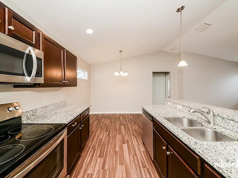 4114 11th St E — Photo 3