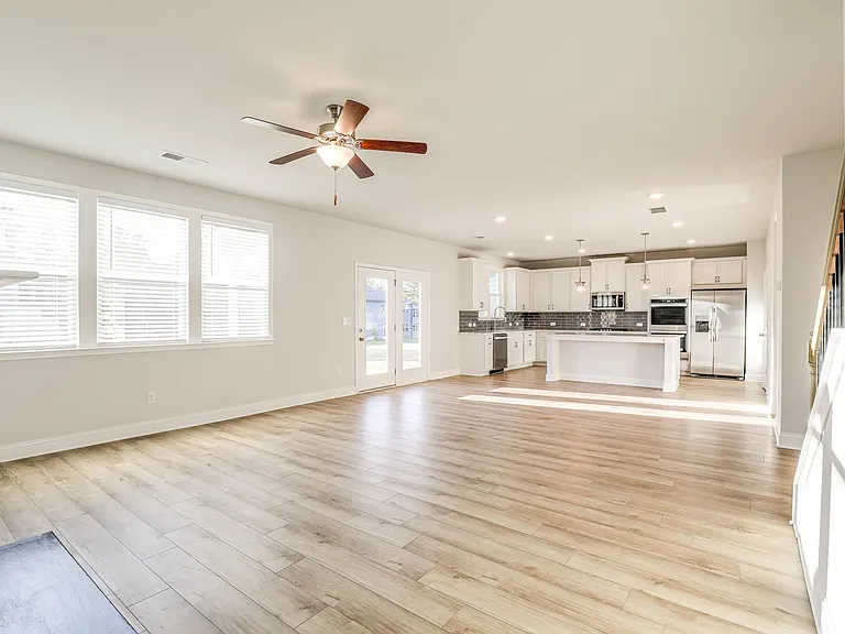 360 Caledonia Ct — Photo 12