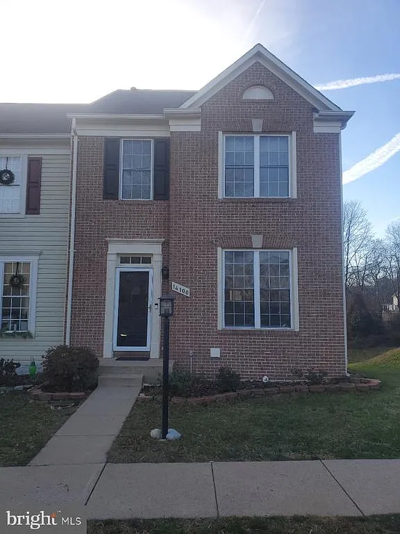 4 bed, 3.5 bath, 2458 sqft, $3,175 — Photo 1