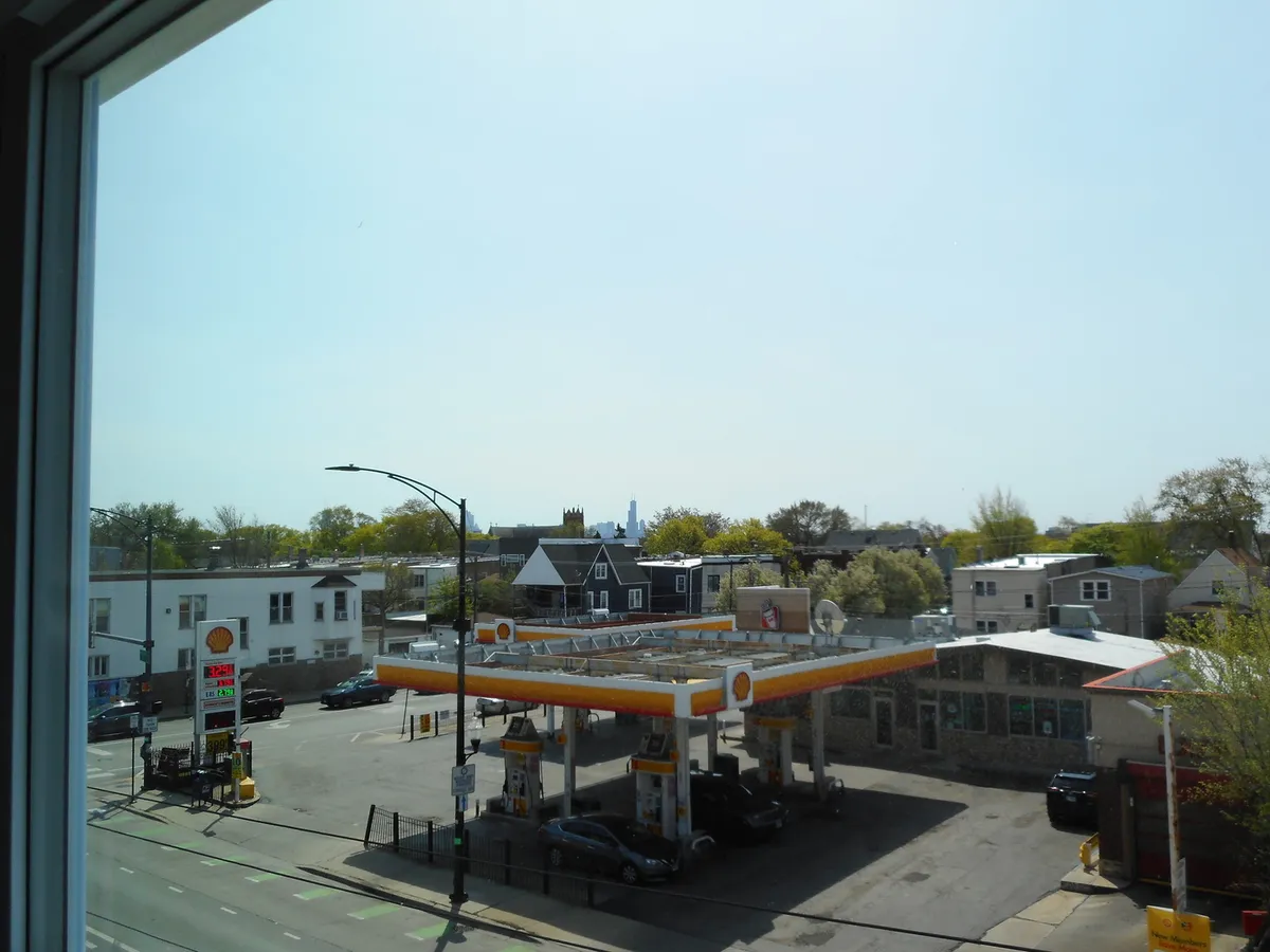 Primary Photo - 3012 W Belmont Ave #3