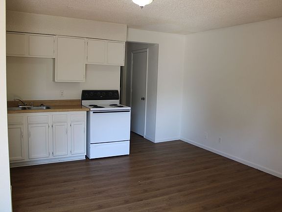 4th image of 728 W 11th St APT F