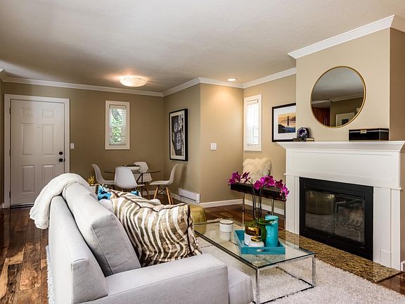 3rd image of 1919 Alameda De Las Pulgas APT 136