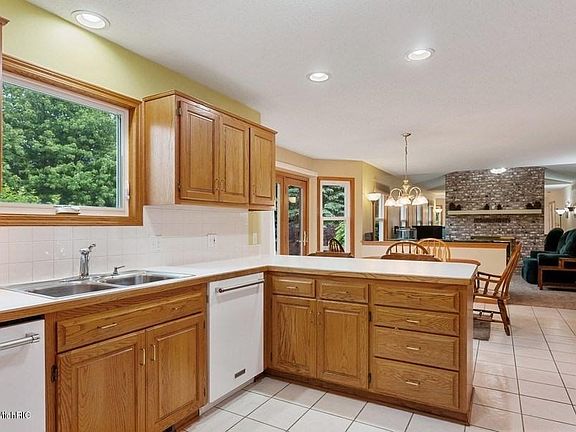 4th image of 891 Lincoln Pines Pl