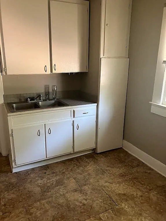 2 bed, $750 — Photo 3