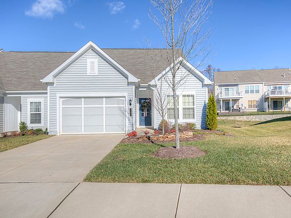 4th image of 128 Hyannis Pl