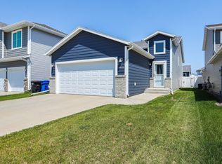 6870 17th St S, Fargo, ND 58104