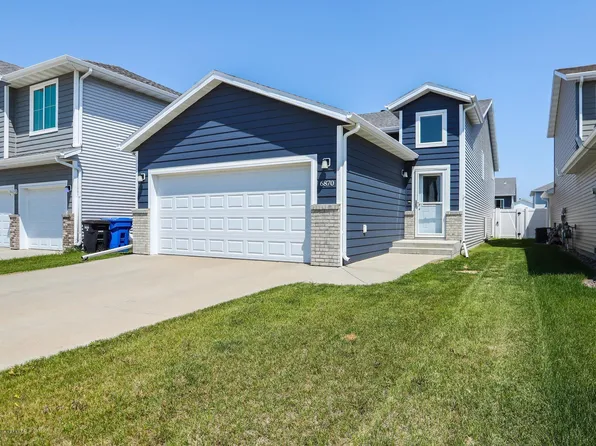 6870 17th St S, Fargo, ND 58104