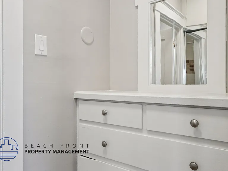 1141 Pine Ave — Photo 10