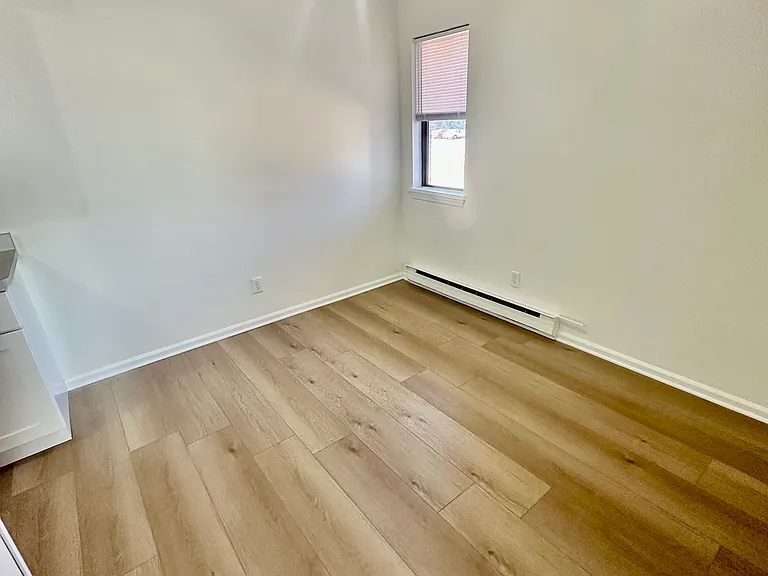 1820 Hudson Ave #17 — Photo 4