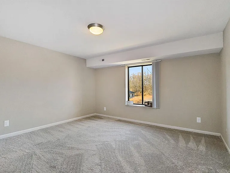 Canterbury Park Apartments — Photo 12