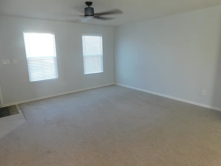 204 Dietz Dr — Photo 12