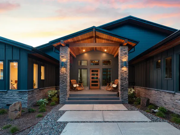 205 SW Cliff St, Depoe Bay, OR 97341