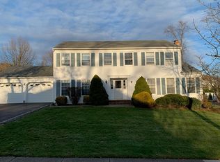 87 Tiffany Dr, East Hanover, NJ 07936
