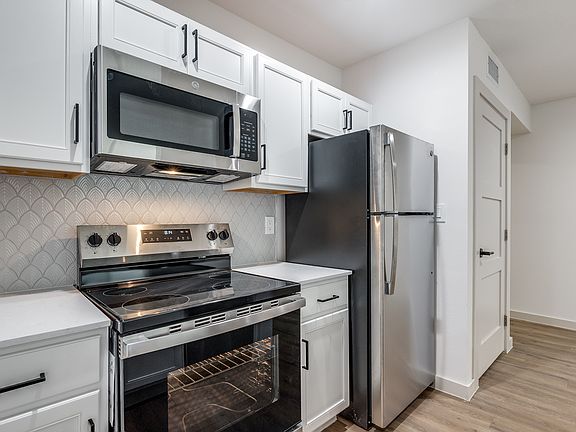 5th image of 715 N Lancaster Ave APT 111