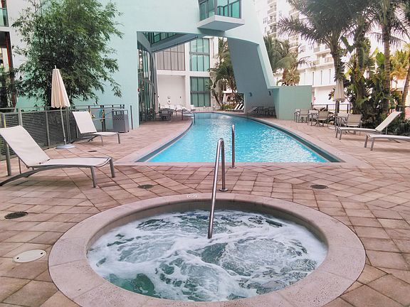 5th image of 6000 Collins Ave APT 546