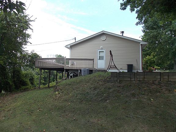 3rd image of 101 Sherry Dr