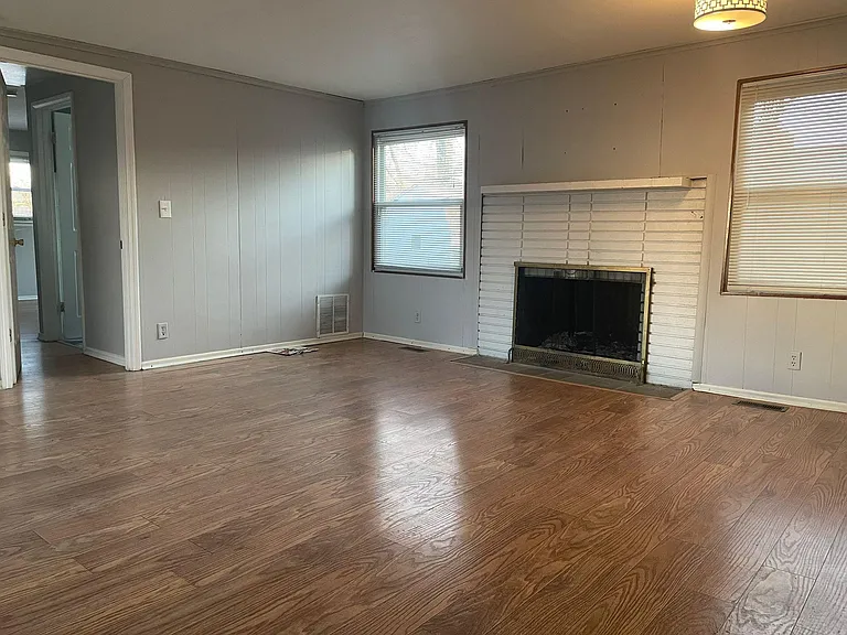 1108 E Linden Ave — Photo 5