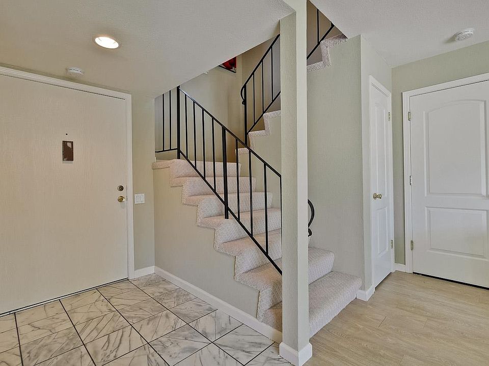2nd image of 2925 Rock River Ct