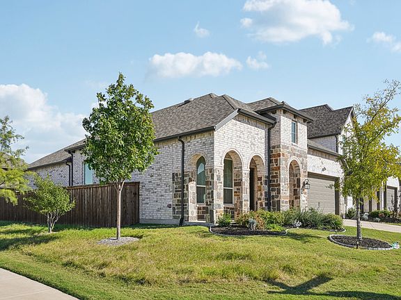 2nd image of 1901 Braided Mane Ave