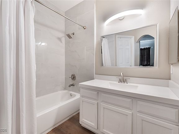 5th image of 1620 Davilla St Unit 202