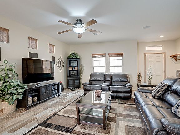 4th image of 1858 E Loma Vista Dr