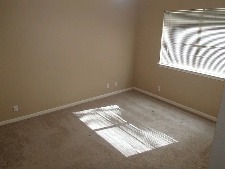 208 Juniper Dr — Photo 7