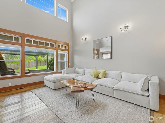 4th image of 14028 104th Street Ct E
