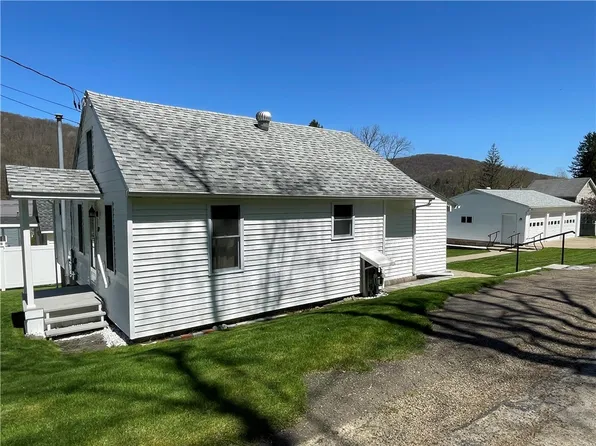 29 Royal Ave, Bradford, PA 16701