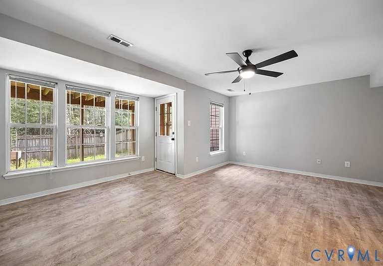 2805 Queensland Dr — Photo 20