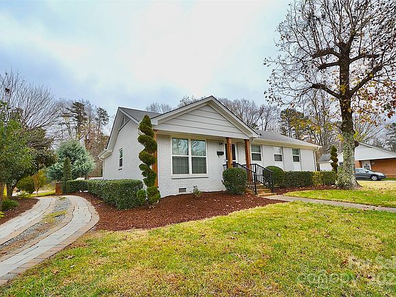 3rd image of 6801 Barrington Dr