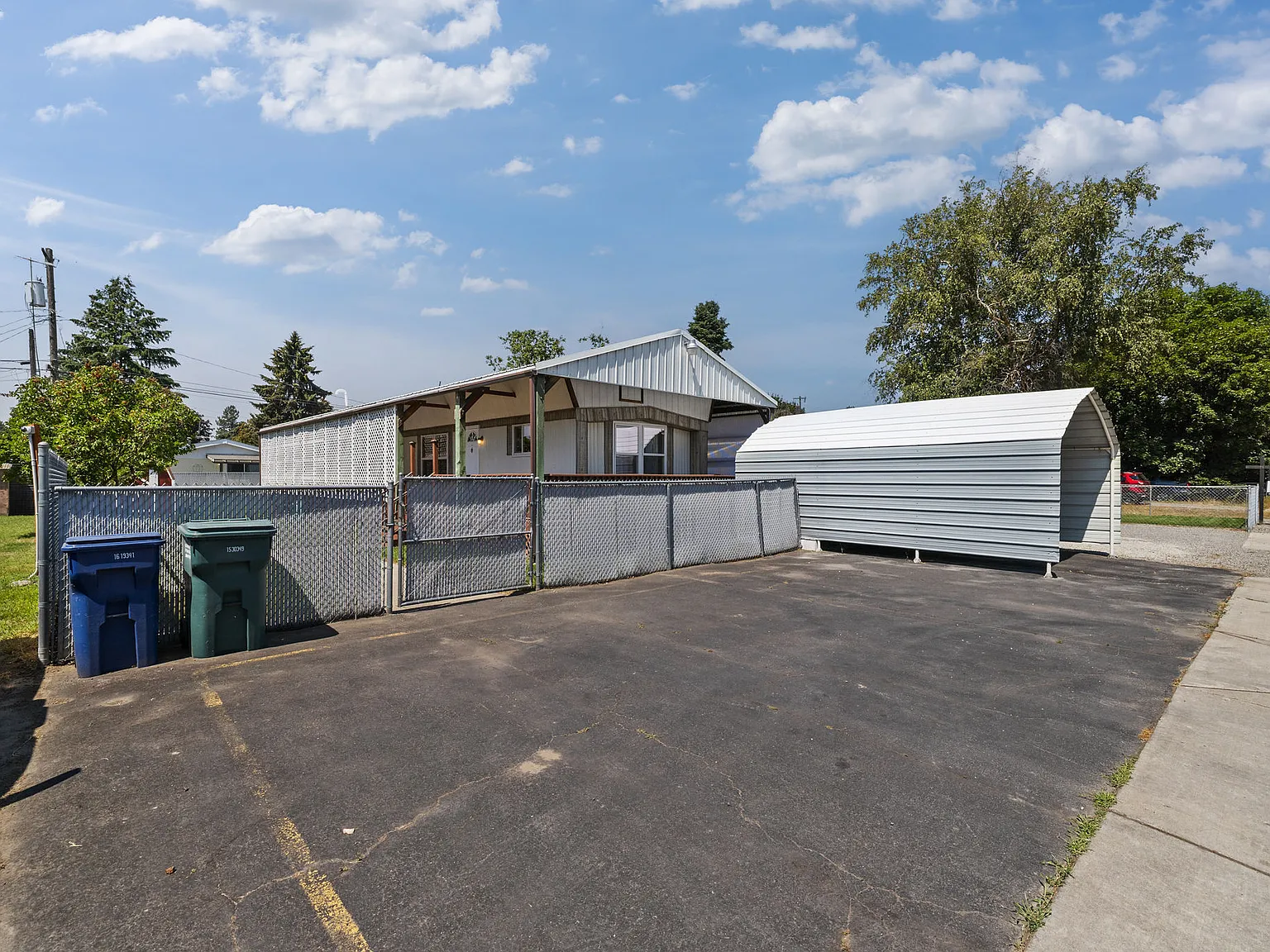 2 bed, 728 sqft, $1,500 — Photo 2